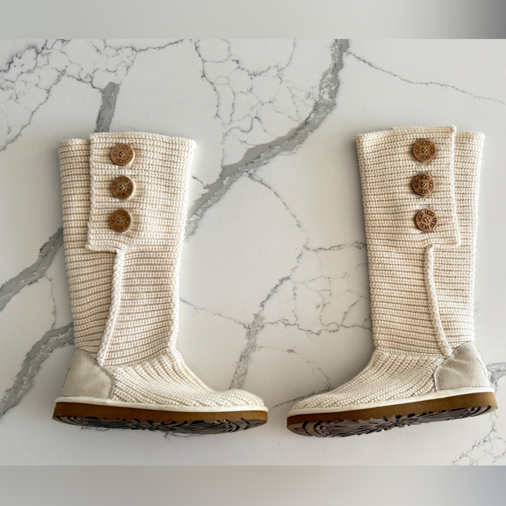 Worn once crochet UGG boots great condition no scuffing
